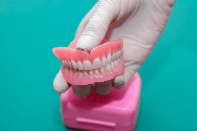 Quanto custa uma dentadura? Descubra aqui